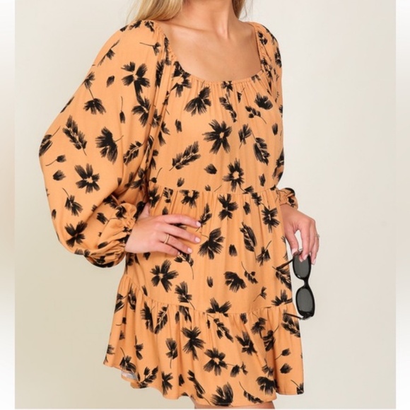 NWT Lumiere Floral Tiered Babydoll Dress | Long Sleeve Boho Fall Style L - Picture 2 of 3